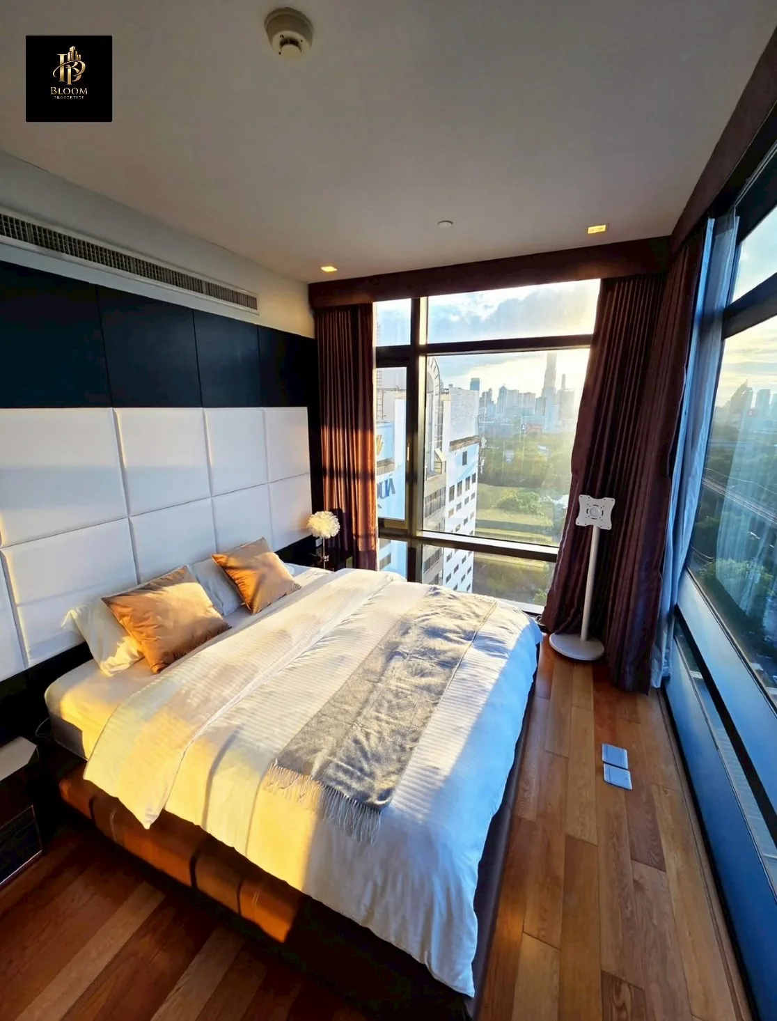 BP69458 - Circle Living Prototype Condominium